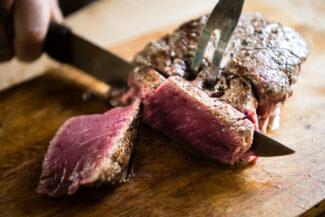 mangiare carne cotta
